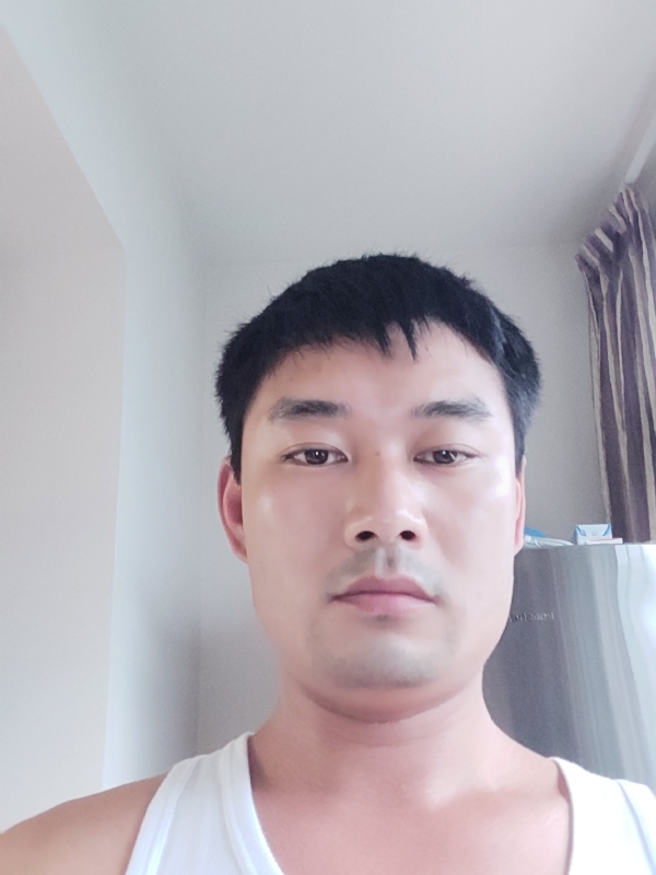 MM的第一张照片--重庆闪婚服务中心