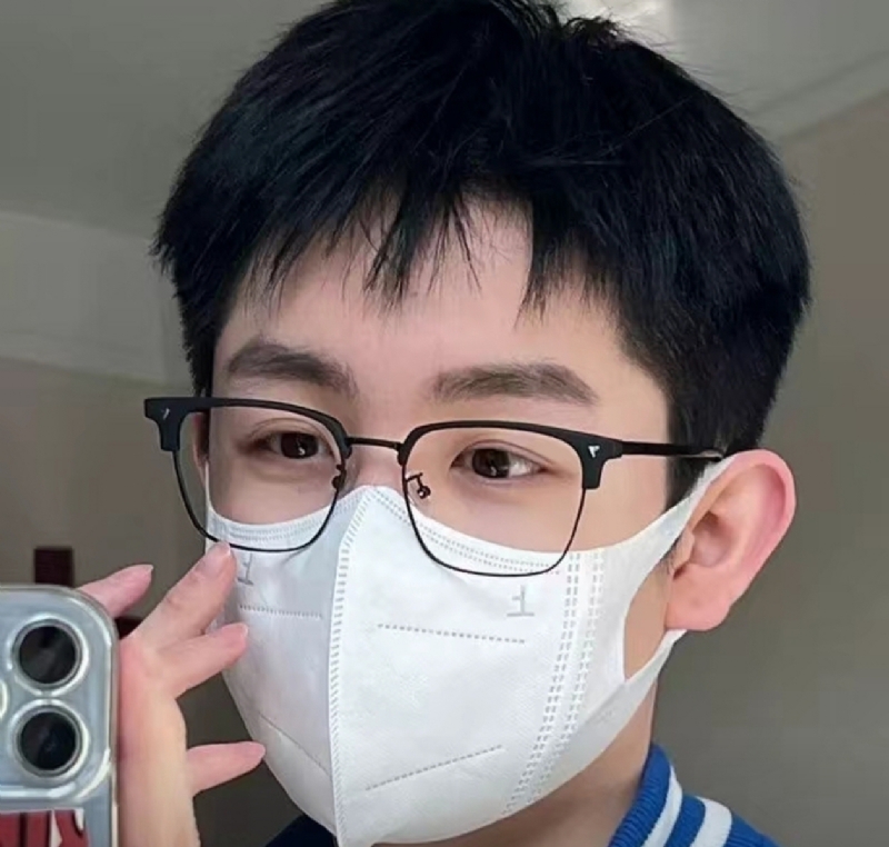 甜甜男孩的第一张照片--重庆闪婚服务中心