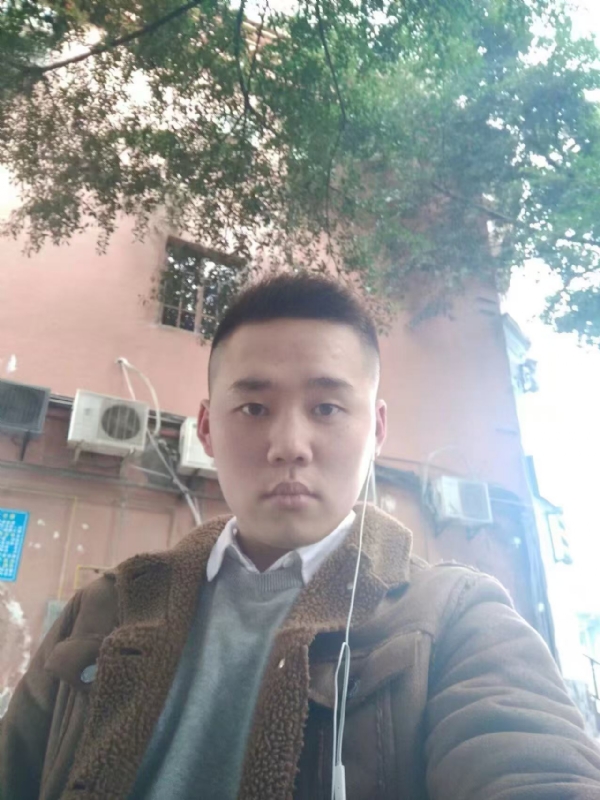 想了很久的男人的第一张照片--重庆闪婚服务中心