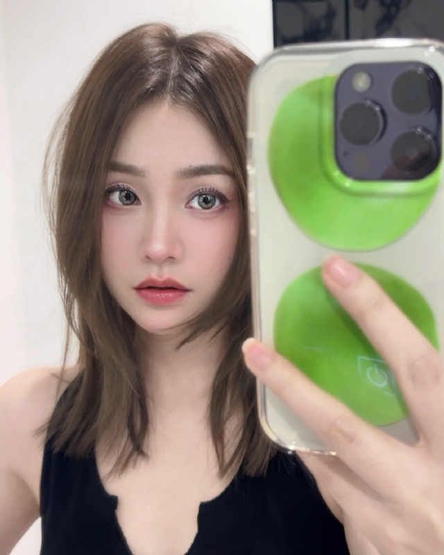 Claire的第一张照片--重庆闪婚服务中心